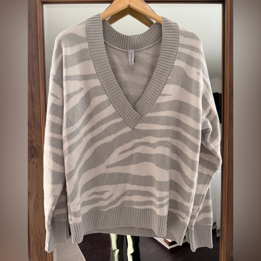 Varley Calvert Zebra Sweater - Picture 2 of 8